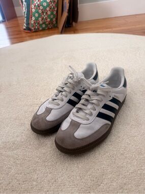 adidas gazelle White Sneakers with black Stripes and Gray Suede